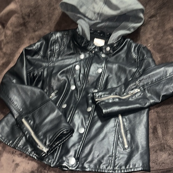 WE THE FREE: FREE PEOPLE BLACK VEGAN LEATHER JACKET WITH HOOD. Women’s Medium. - Picture 9 of 9